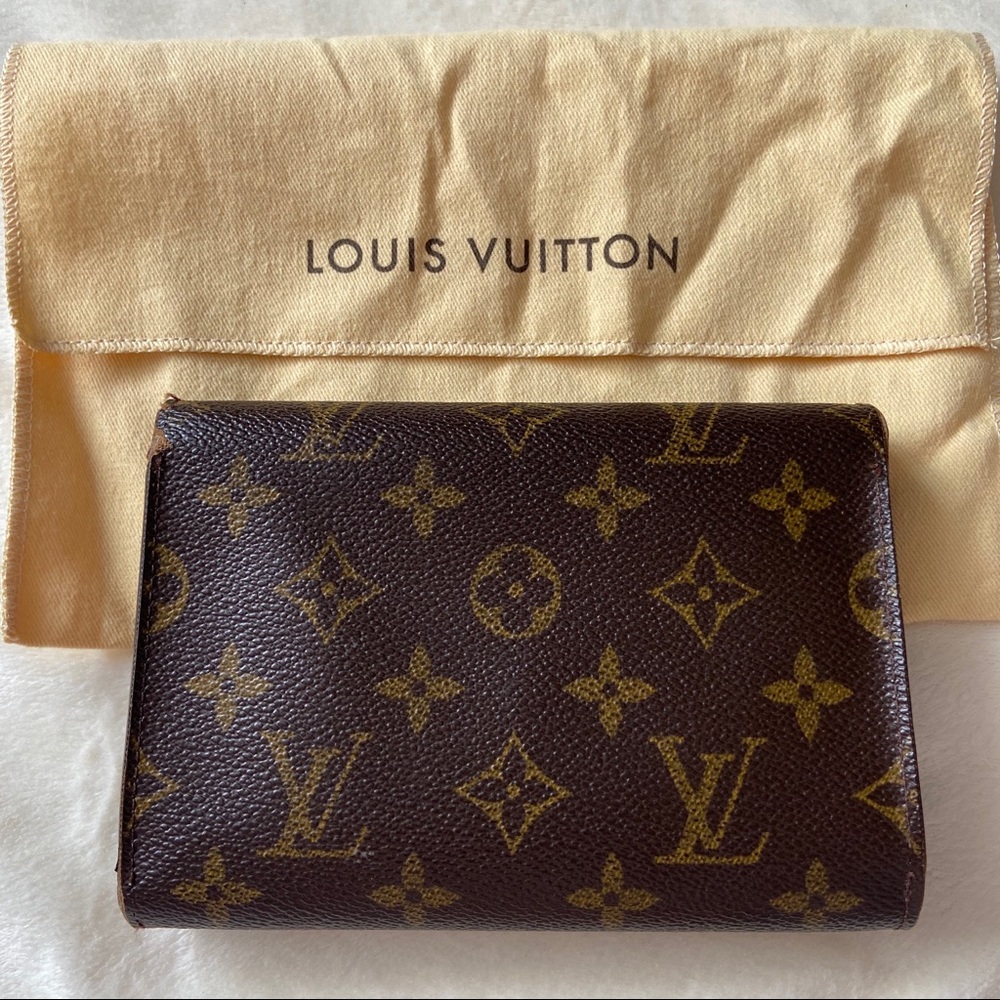Louis Vuitton Monogram Wallet - Picture 4 of 8